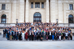 Group_picture_outside_2